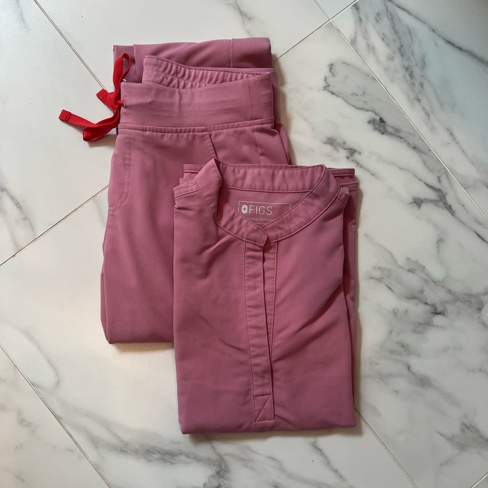 Pink figs scrub